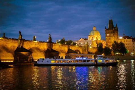 Crociera sulla Moldava, il fiume di Praga.